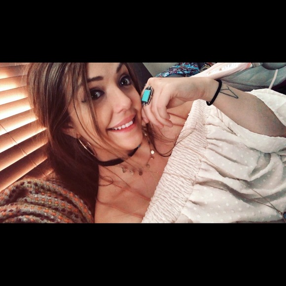 Meet your Posher, Sierra - Picture 1 of 4